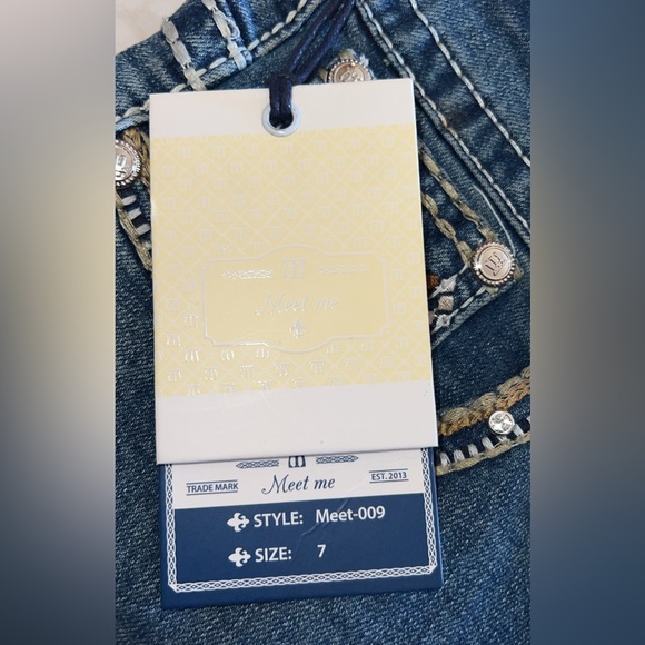 Size 7 “Meet Me” jeans - Picture 5 of 6